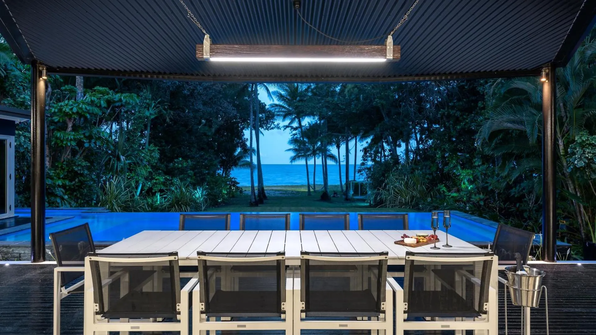 Diamond By The Sea Villa Newell Beach Australia